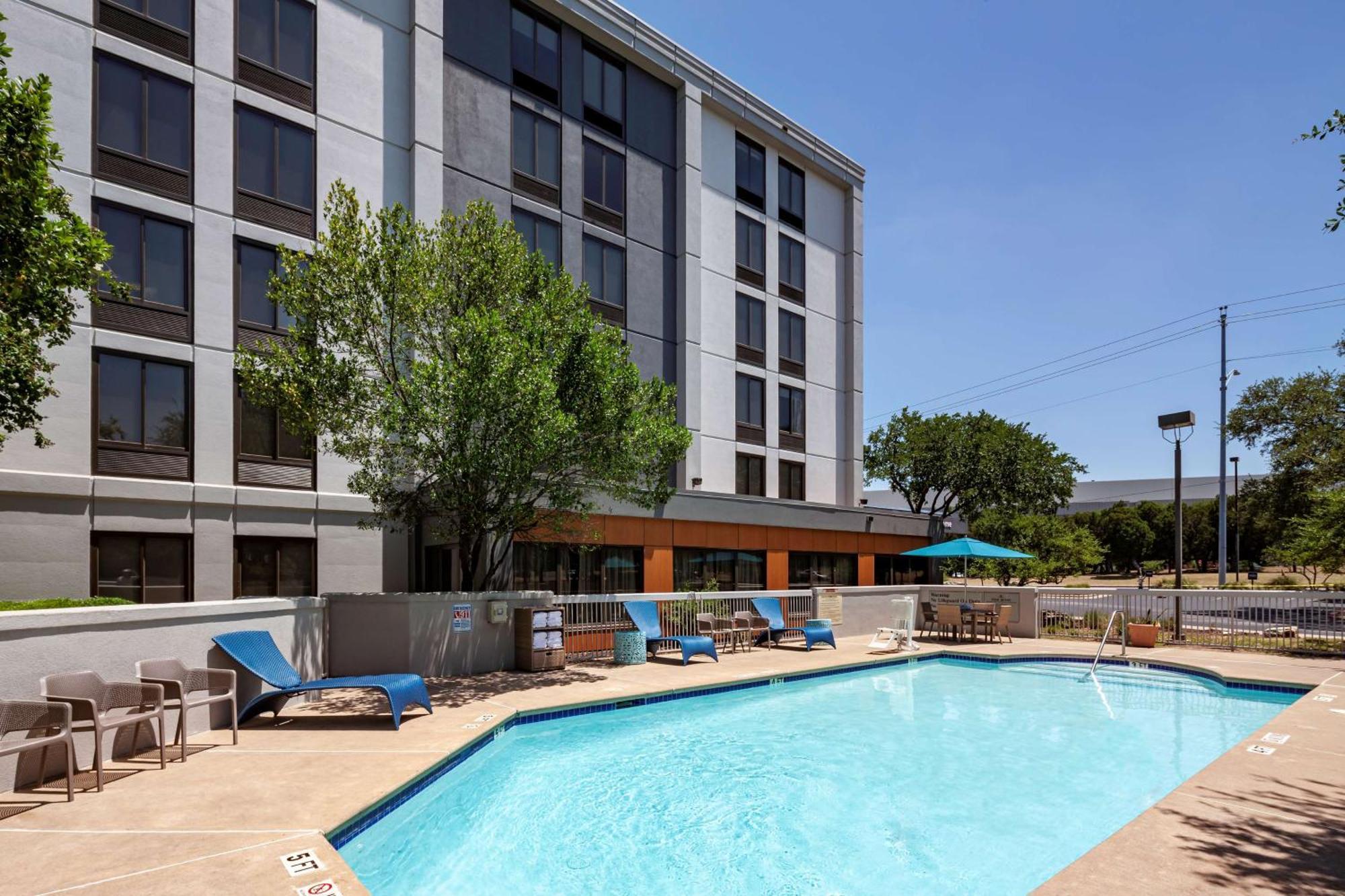 Hampton Inn Austin Nw Near The Domain Exterior foto