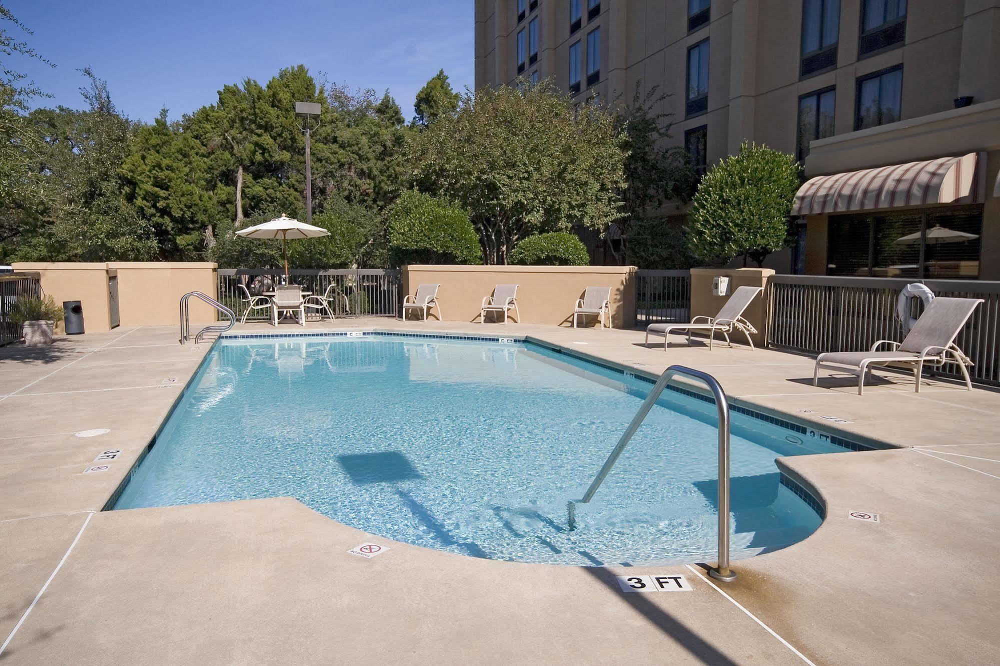 Hampton Inn Austin Nw Near The Domain Exterior foto